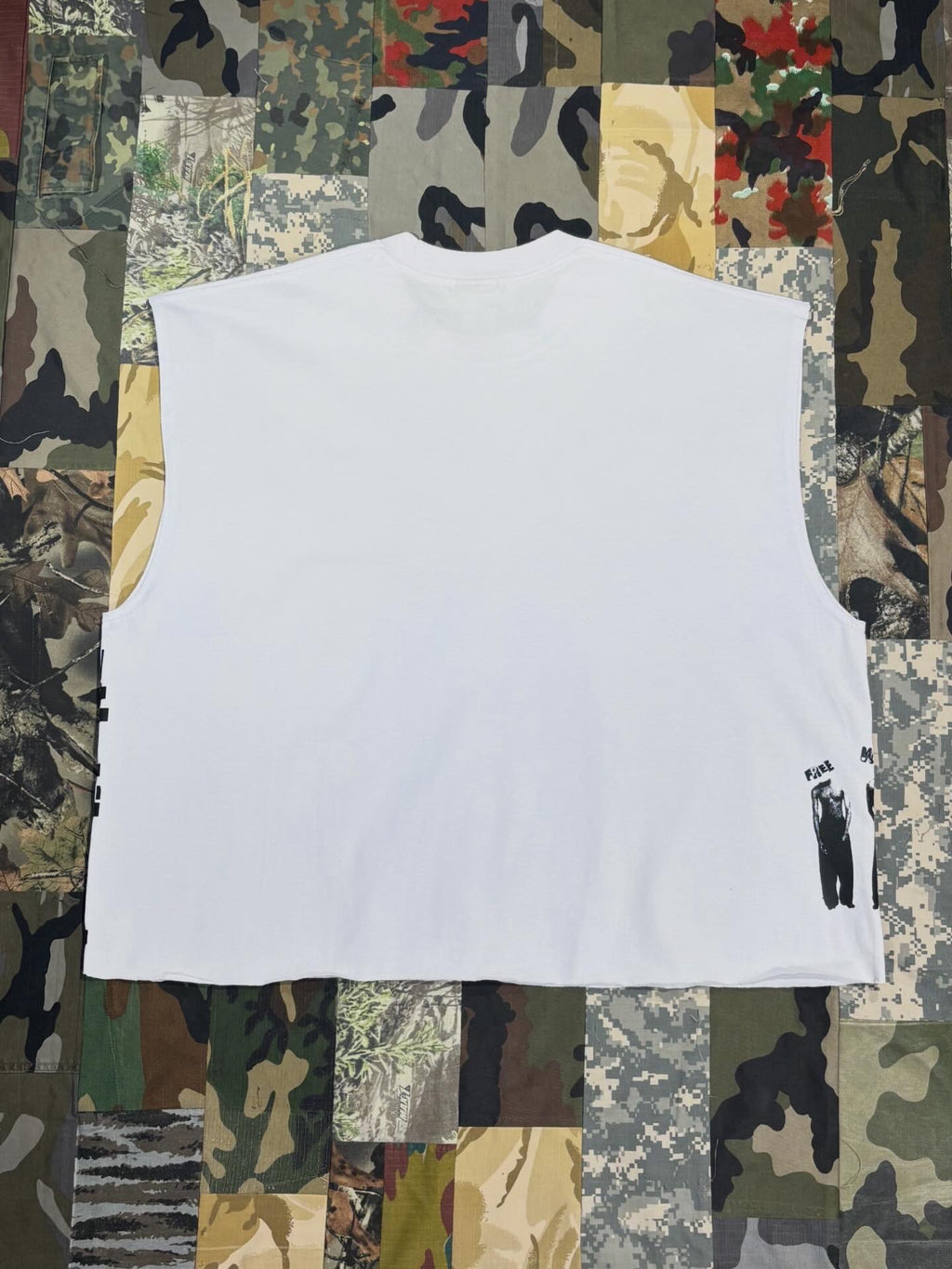 SLEEVELESS TOP